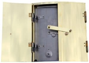 Kakelugnslucka rund 27tum kompl.Mäss.plåt