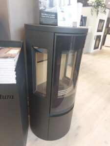 Fyndvara i Kungens Kurva Contura Connect 556G:1 svart braskamin